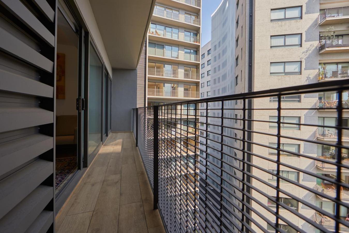 Apartment Retreat Workspace, Wifi, Pool, Gym &parking