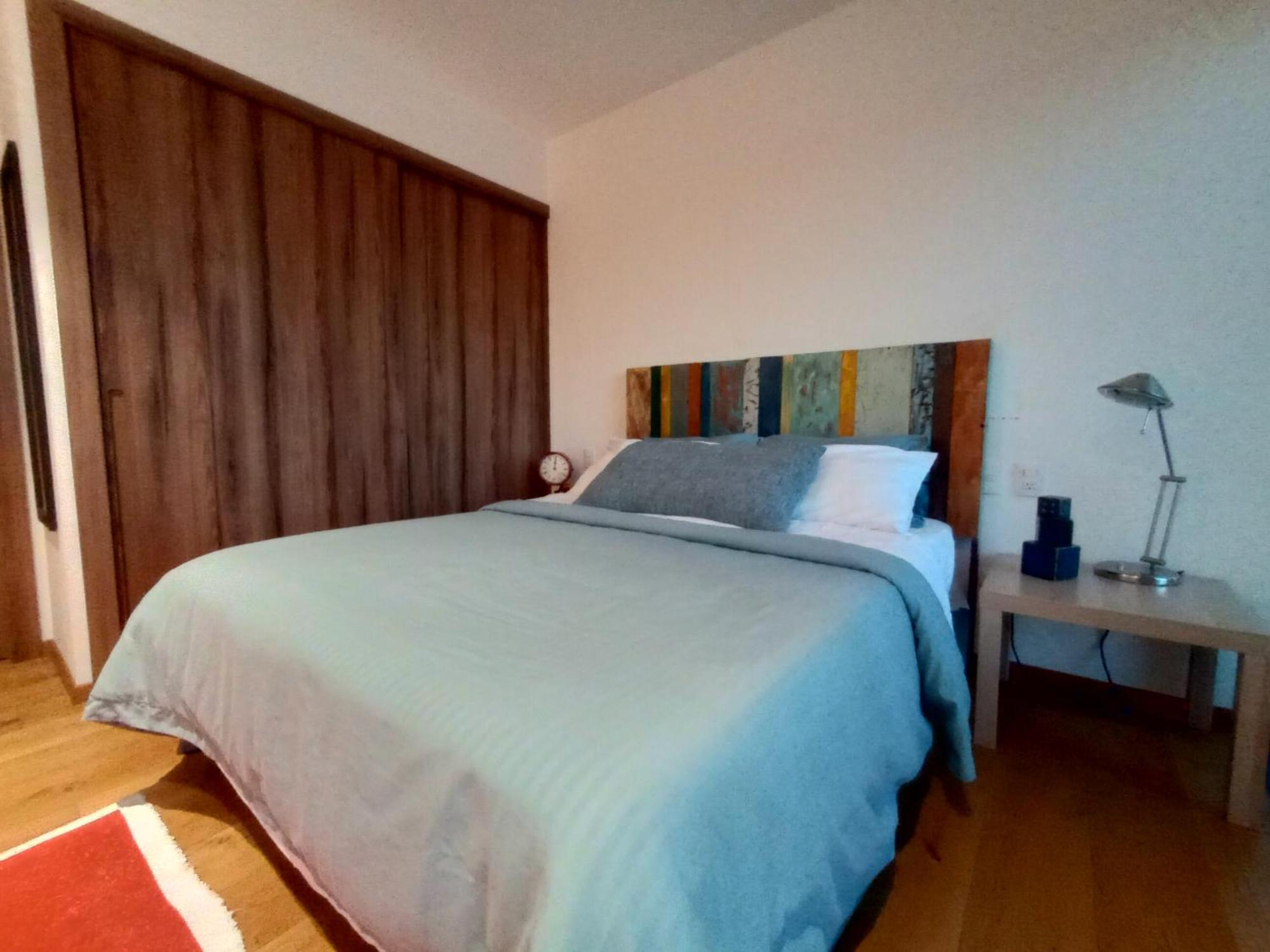Retreat Workspace, Wifi, Pool, Gym &parking Apartment