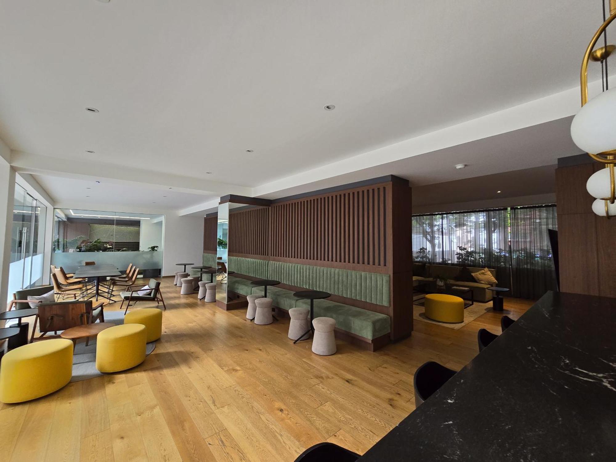 Retreat Workspace, Wifi, Pool, Gym &parking Apartment