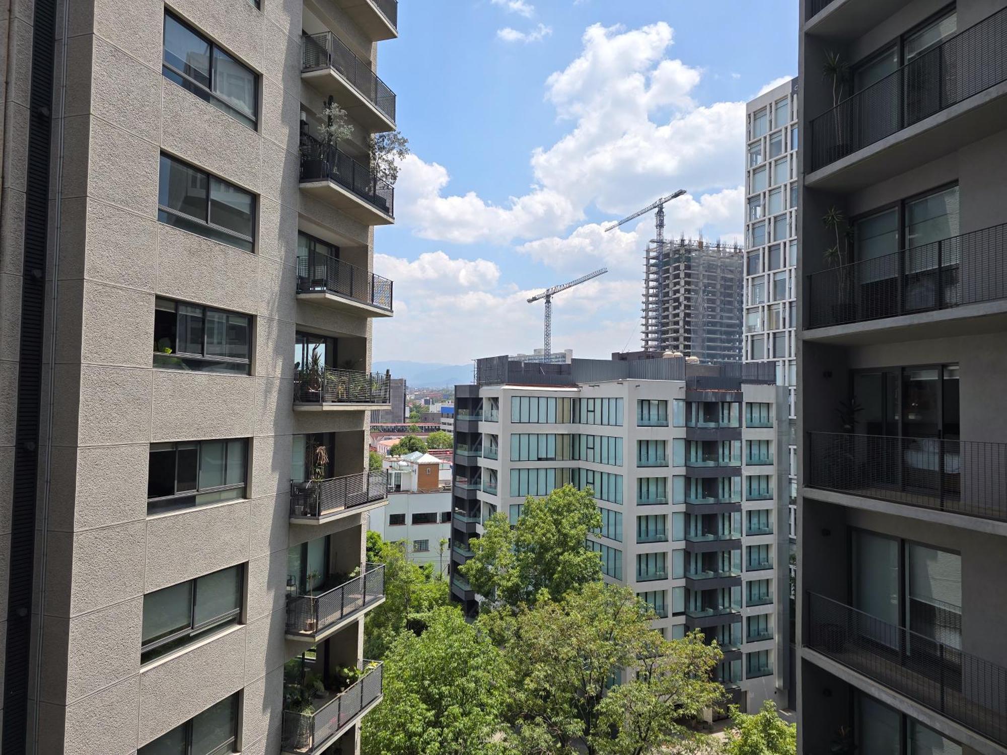 Apartment Retreat Workspace, Wifi, Pool, Gym &parking *